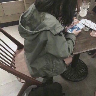 Áo jacket xanh rêu