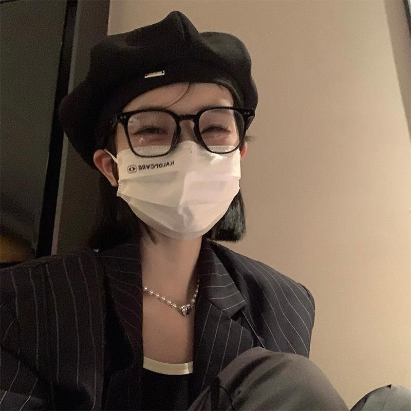 Mũ Beret Vải Đen Tag Kim Loại