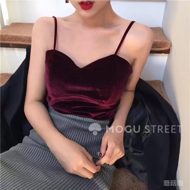 🥰🥰áo hai dây chất liệu là nhung snag chảnh hết cỡ. Kết hợp với chân vay hay quân jen đẹp mĩ mãn..Nhà e về full mầu nhà
