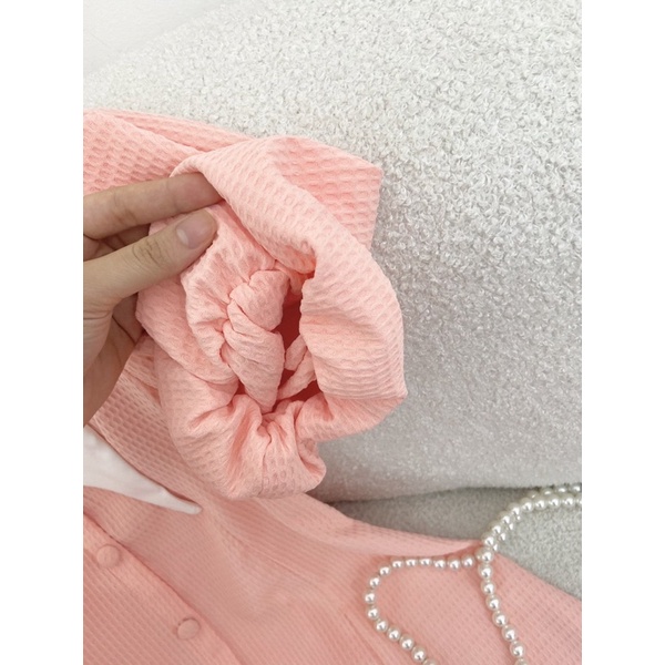 ĐẦM HỒNG CỔ PETER TRẮNG