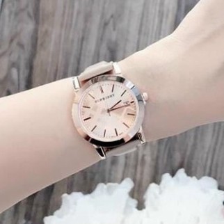 (Thẻ bảo hành 12 tháng) Đồng hồ dây da nữ Burberry mặt hồng, bảo hành 12 tháng, có box