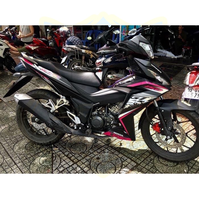 ( Quí khách vui lòng mang ra tiệm cho thợ dán ) Tem winner gtr hồng đen 80