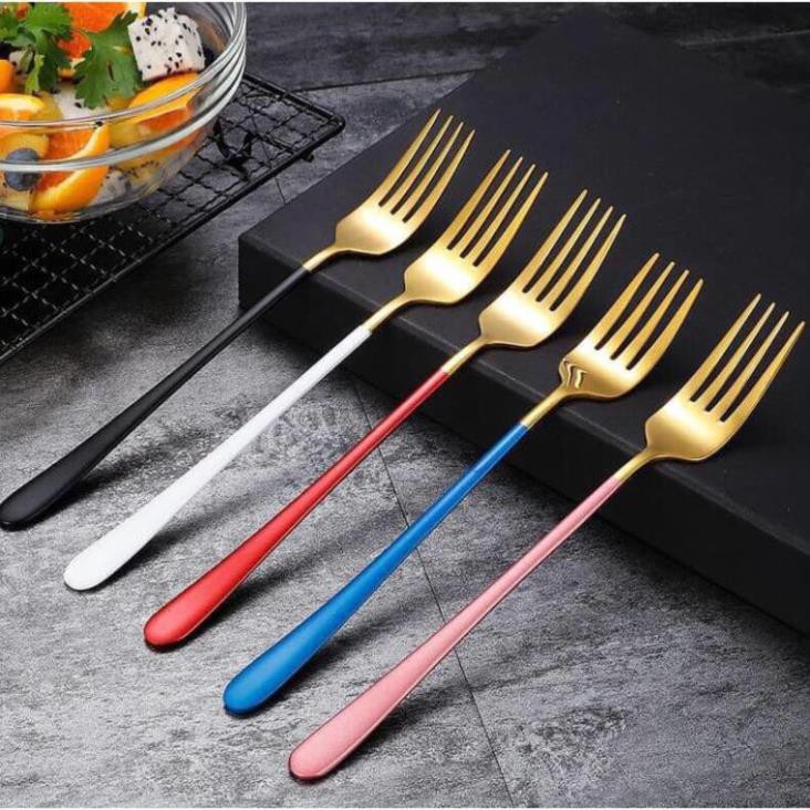 Dĩa inox 304 mạ vàng chuôi nhiều màu đặc sắc được sản xuất theo công nghệ tiên tiến của Nhật Bản Gelife beermart PP | BigBuy360 - bigbuy360.vn