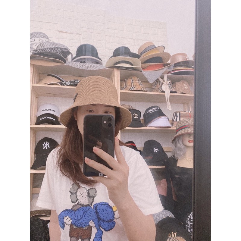 Mũ cói cụp pradaa ( Ảnh shop chụp)