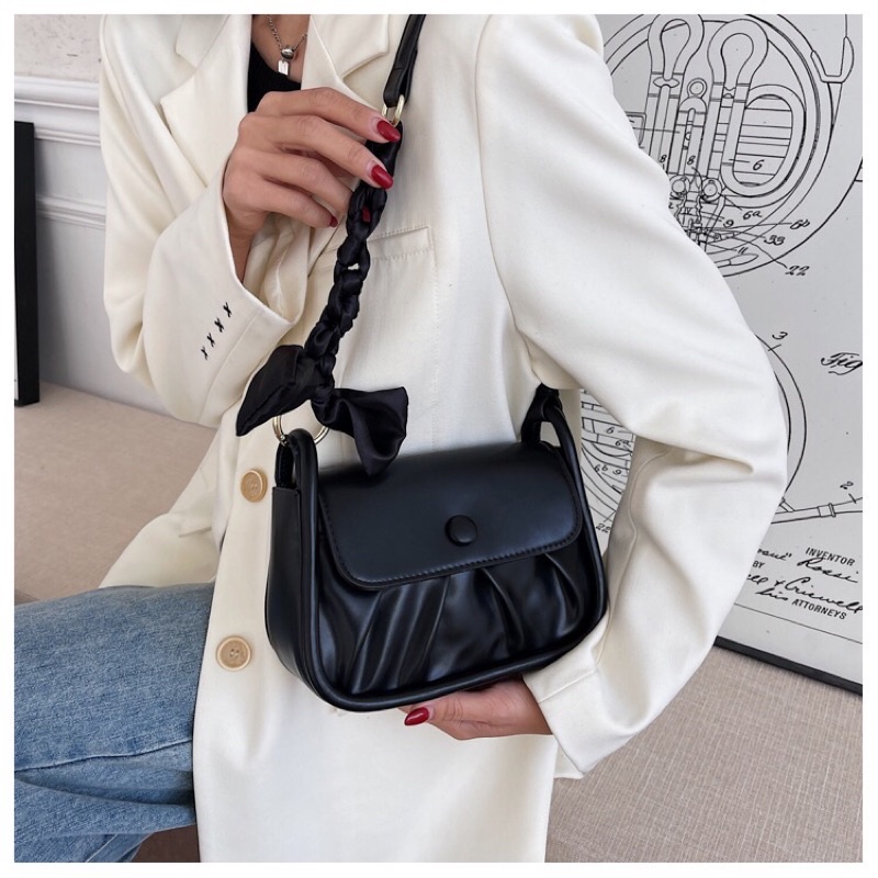 Túi đeo chéo nữ da nhúm khoá cúc dây đeo kèm khăn Zulias