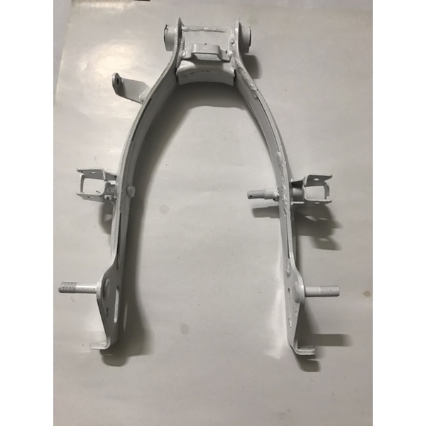Gắp sau xe chaly 7984