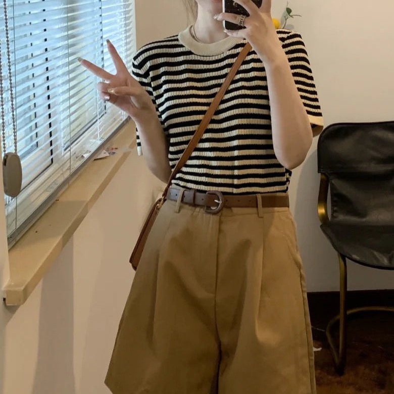 Bộ Áo Sweater + Quần Short Lưng Cao Ống Rộng Họa Tiết Kẻ Sọc Phong Cách Hàn Quốc Thời Trang Mùa Hè 2022