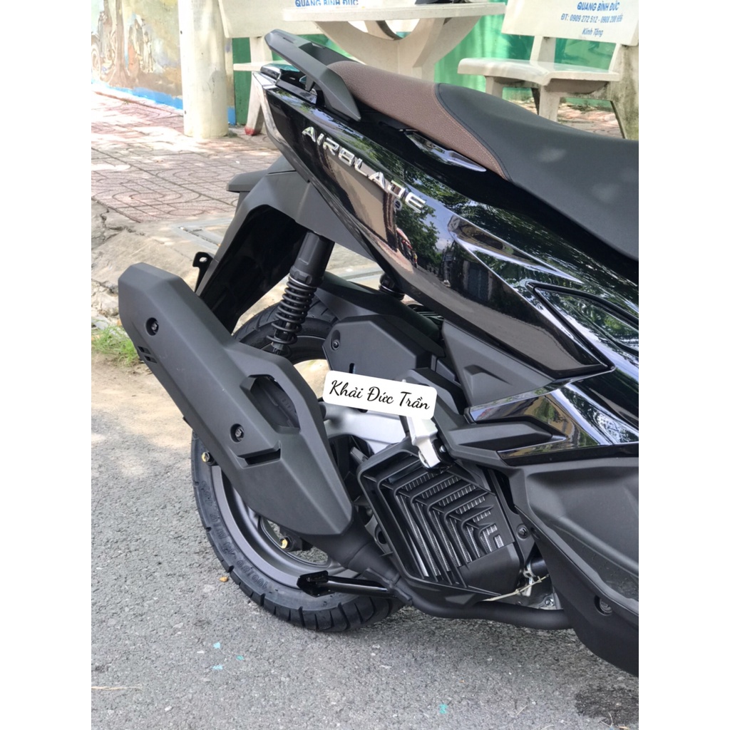 Ốp bô, che bô, tấm cách nhiệt ống xả zin Airblade 160  mẫu mới chính hãng Honda 18318-K2Z-V00