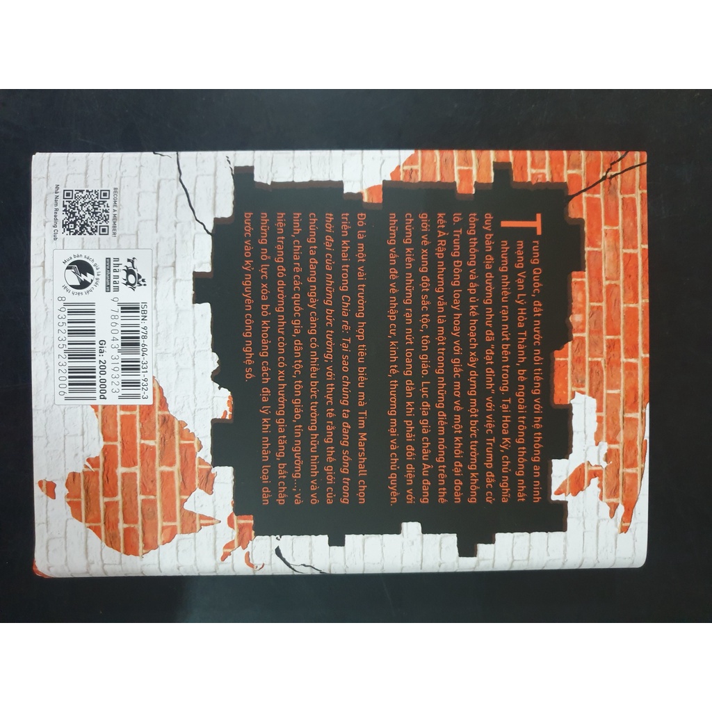 Sách Chia rẽ Tại sao chúng ta đang sống trong thời đại của những bức tường nn