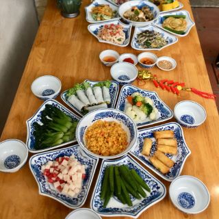 Bộ đĩa bát hoa mặt trời men lam