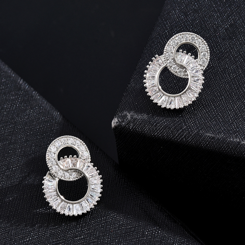 Khuyên tai hợp kim thiết kế thời trang kiểu dáng độc đáo