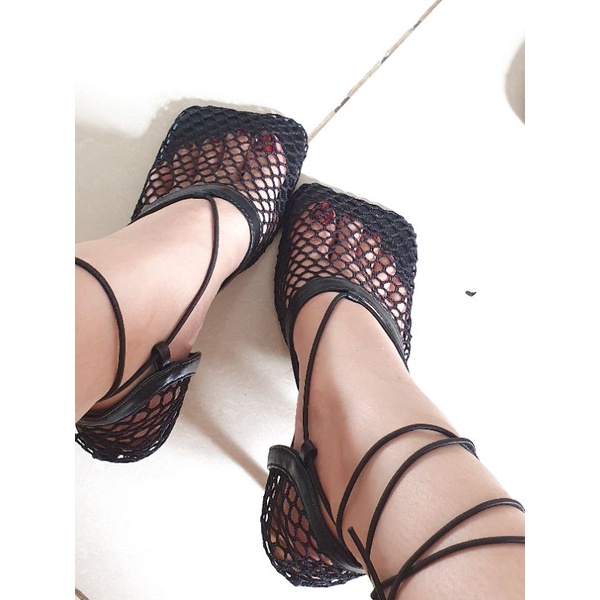 Giày sandal cao gót lưới mũi vuông quấn dây sành điệu sẵn 38 đen