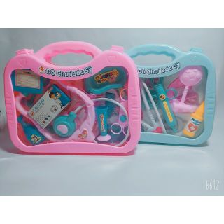 [Bác sĩ ơi] VALI ĐỒ CHƠI BÁC SĨ SẴN SÀNG CẤP CỨU BỆNH NHÂN - Đóng mở vali tiện lợi, kèm đủ thiết bị cho bác sĩ.