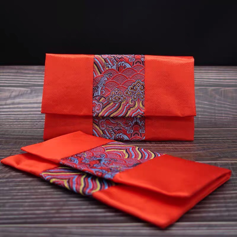 Túi gấm đỏ thổ cẩm lớn đựng tiền, bao lì xì, quà tặng; Kích thước: 19,2 x 10,3 x 1cm (Dài x Rộng x Cao); Màu đỏ-SP000242