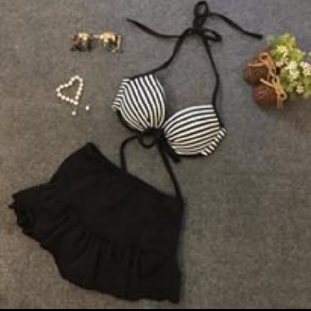 Bikini cúp sọc