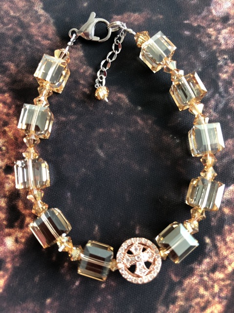 Vòng Tay Pha Lê Áo Vuông 8ly