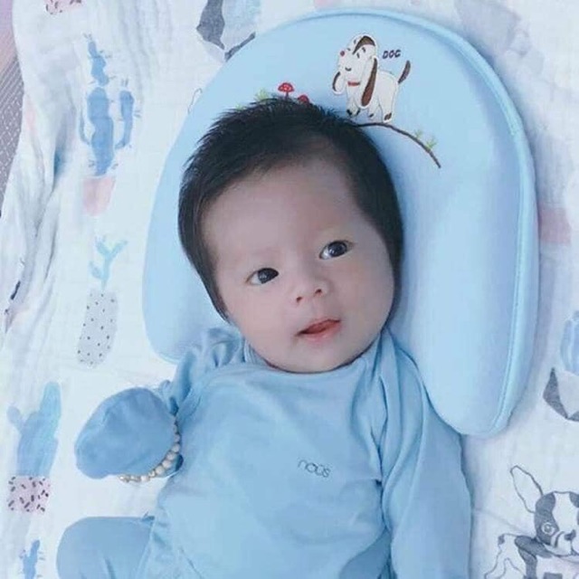 Gối cao su non chống bẹp đầu,chống ngạt cho bé Baby moov