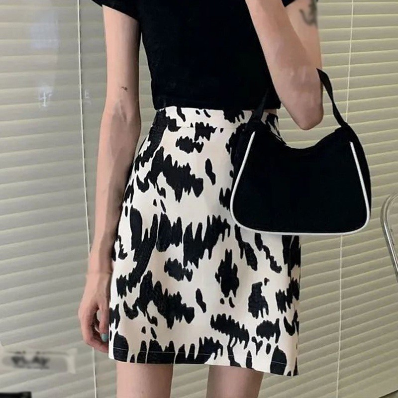 Chân váy chữ A họa tiết cá tính thời trang cho nữ | BigBuy360 - bigbuy360.vn