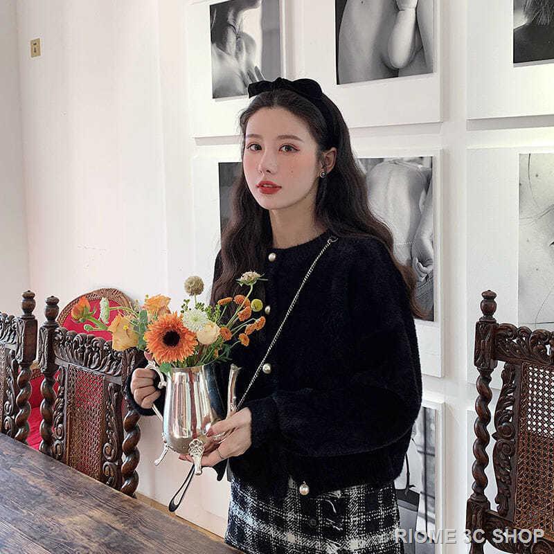 Áo khoác cardigan dáng rộng phối nút ngọc trai màu đỏ xinh xắn cho nữ | BigBuy360 - bigbuy360.vn