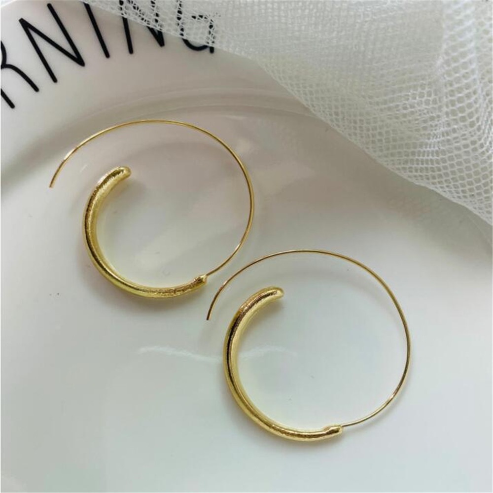 Bông Tai Hình Tròn Màu Vàng Thiết Kế Đơn Giản Thời Trang Sang Trọng Cho Nữ bông tai nữ