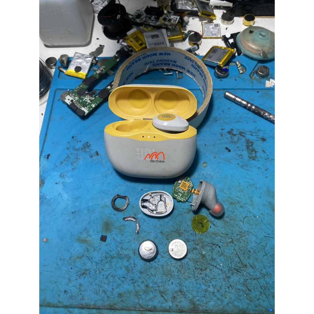 Thay pin tai nghe JBL TUNE 120TWS