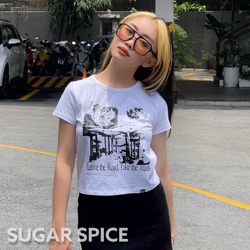 Áo Thun Dáng Lửng, Baby Tee In Hình Thun Cotton 4 Chiều SUGAR SPICE - Trip Taker Baby Tee