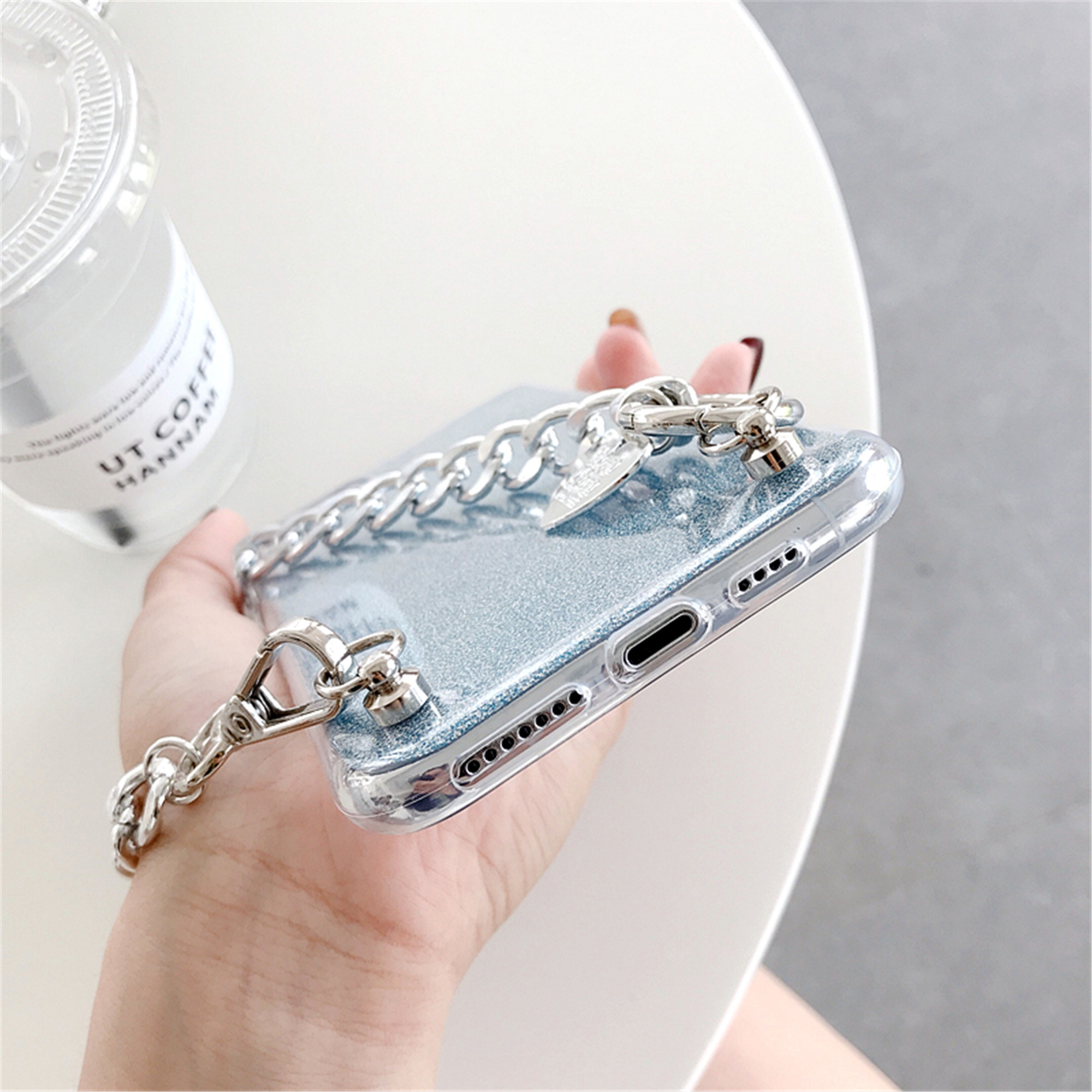 【New Product Listed】Chain Portable Glitter Phone Case for IPhone 6 6s 6p 6sp 7 8 SE2 7p 8p X Xr Xs Xsmax 11 11pro 11promax