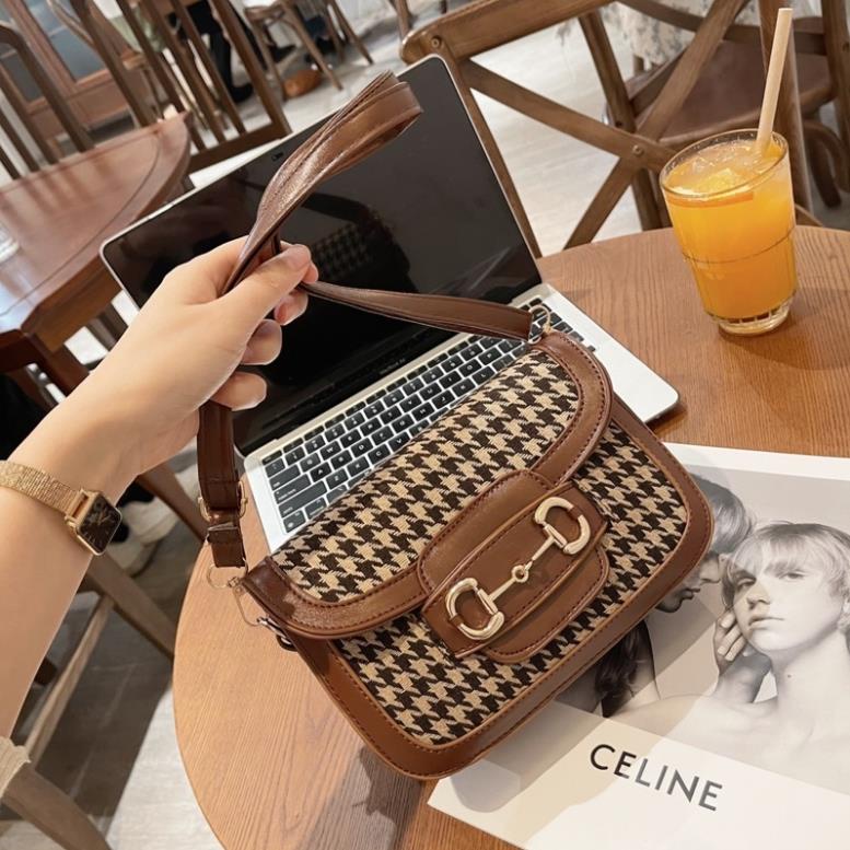 TÚI GUXI ZICZAC KHOÁ NGANG CHO NỮ