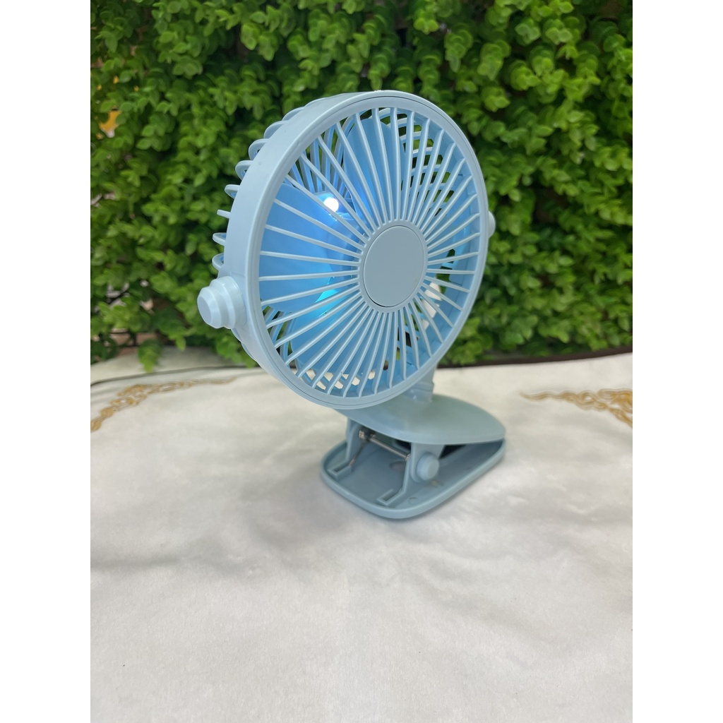 Quạt Mini Kẹp Tích Điện Clip Fan Siêu Tích Điện Tiện Lợi, Thuận Tiện Sử Dụng, Thiết Kế Thông Minh Góc Quay Quạt 360 Độ.