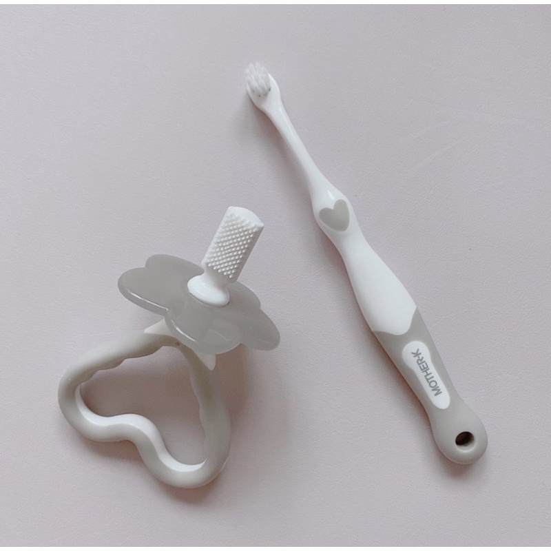 SET VỆ SINH RĂNG MIỆNG VÀ GẶM NƯỚU CHO BÉ 6-18 THÁNG MOTHER-K