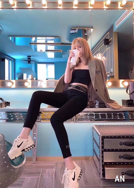 Quần legging lưng chéo