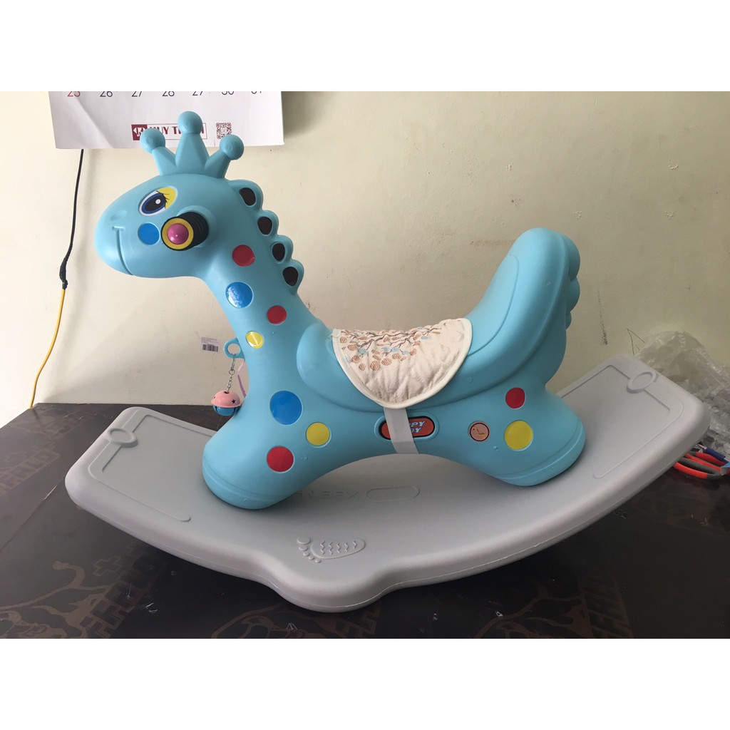 Ngựa bập bênh có đèn có nhạc cho bé