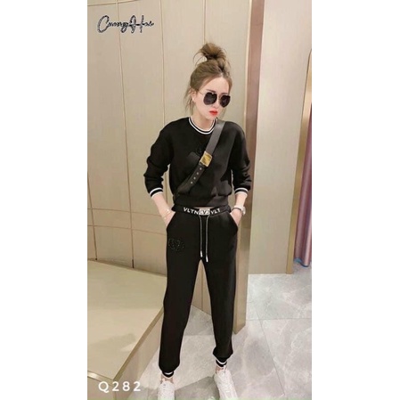 Bộ thể thao phối sọc