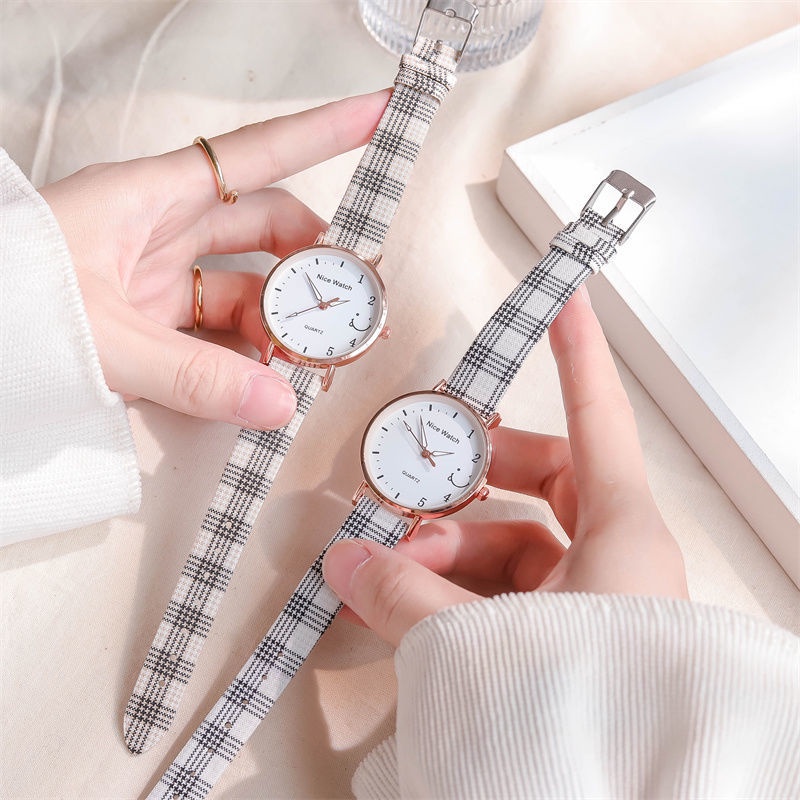 Đồng Hồ Đeo Tay Dây Vải Sọc Caro Mặt Cười Chống Nước Cho Nữ