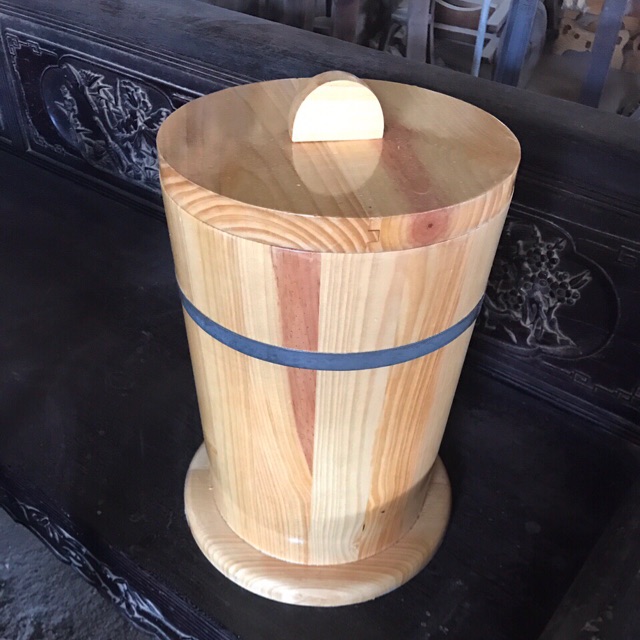 Chậu đựng gạo