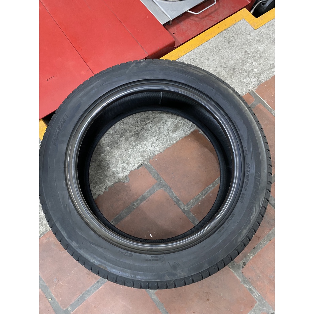 Lốp Bridgestone 225/55R19 ALENZA AL01