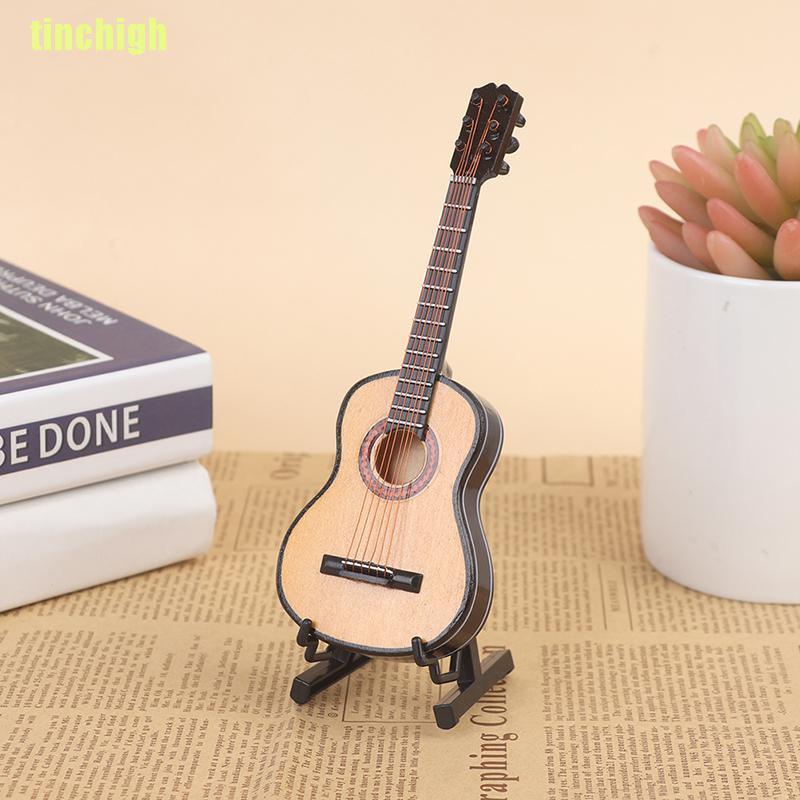 Mô hình đàn guitar và đế đỡ trưng bày mini tỉ lệ 1/6 bằng gỗ dành cho trang trí nhà búp bê