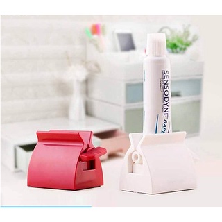 Dụng cụ kẹp kem đánh răng kích thước 5x5.8x4.1cm