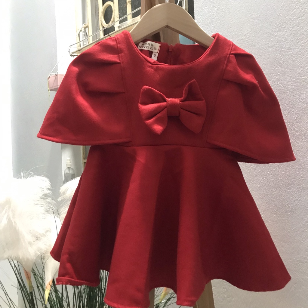 Váy nhung cánh tiên màu đỏ xinh xắn cho bé gái từ 6 tháng đến 5 tuổi. Váy xinh cho bé tặng kèm mũ