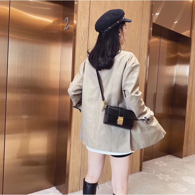 Túi Đeo Chéo Dáng Hộp Khóa Vàng Sz 18