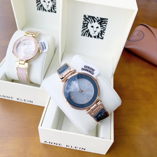 Đồng hồ nữ ANNE KLEIN model AK/2512GYRG dáng kiềng