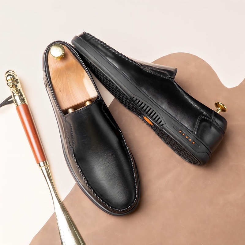 [ Ảnh kèm video ] Mãu giày lười phom đơn giản, Mềm êm dễ phối đồ - Da bò, đế crep ( Mã GL06 - Tặng kèm quà )