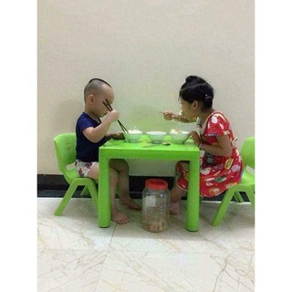 bàn nhựa cho bé