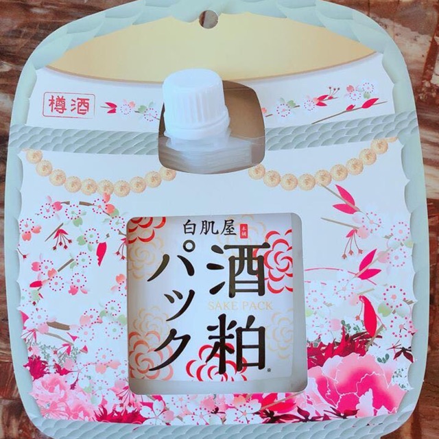 Mặt nạ ủ trắng bã rượu Sake