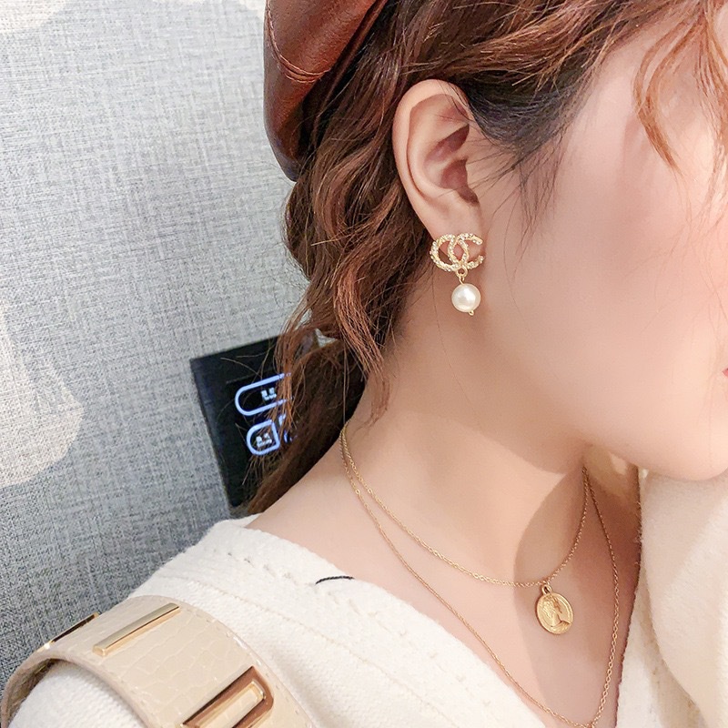 Khuyên Tai Bạc S925 Hai Chữ C Đính Ngọc Trai Thời Trang Sang Trọng