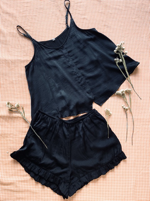 Bộ đồ ngủ dây lụa InFashion 3 nút hồng | BigBuy360 - bigbuy360.vn