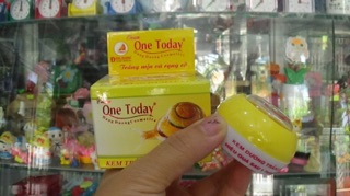 Kem OneToday trắng da 3in1