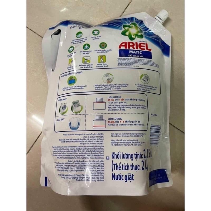 Nước giặt Ariel túi giữ màu / khử mùi ẩm mốc 2,15kg