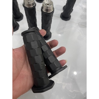 bao tay daytona và tem titan