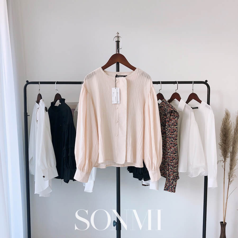 Áo Sơ Mi Nữ SONMI Kiểu Cổ Tròn Viền Ren Tay Dài MAROOCHI MINDY